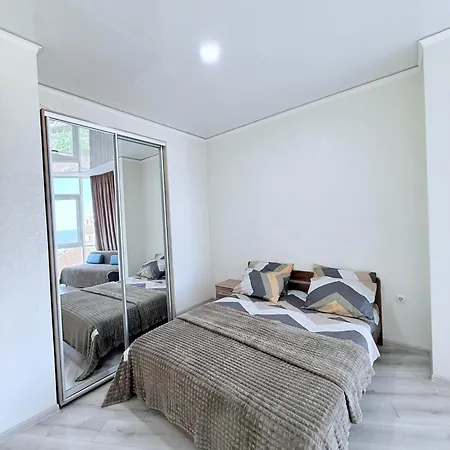 двухкомнатная с видом на море Apartament